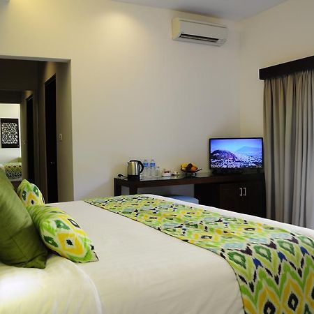 Puri Mesari Suites Denpasar Exterior foto