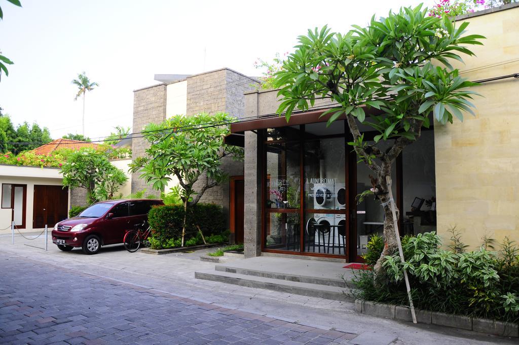 Puri Mesari Suites Denpasar Exterior foto