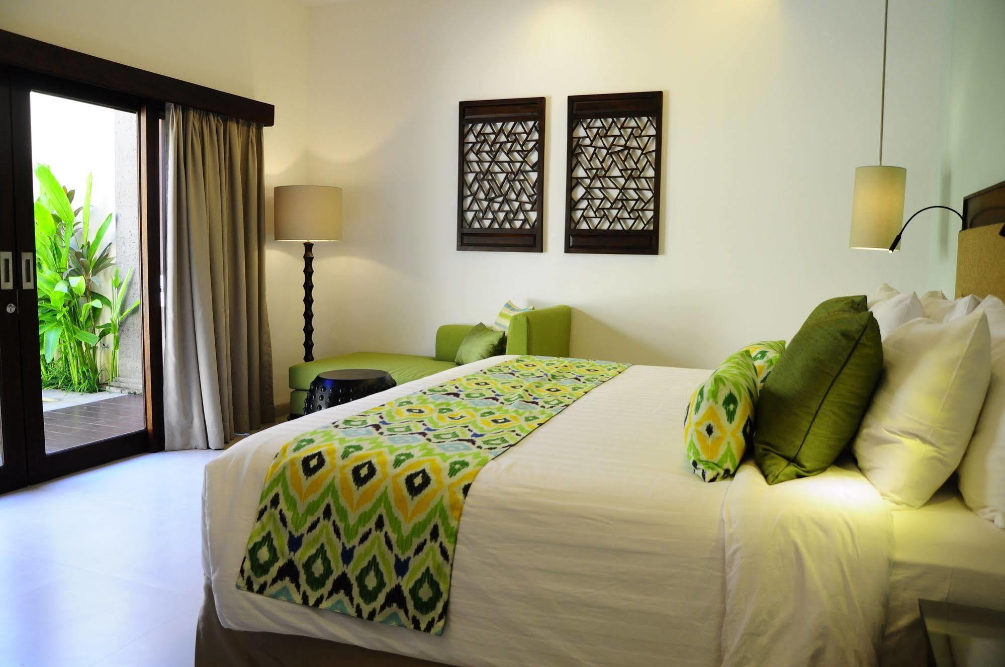 Puri Mesari Suites Denpasar Exterior foto